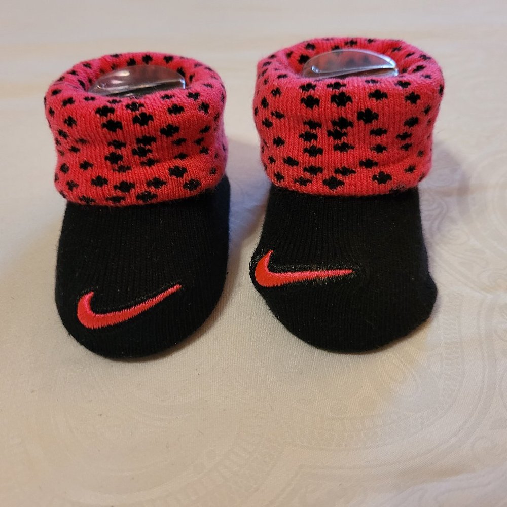 Nike Girl Booties Set of 4